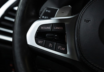 Подержанный автомобиль BMW X7 2020 года (27 фото)