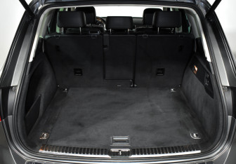 Подержанный автомобиль Volkswagen Touareg 2015 года (19 фото)