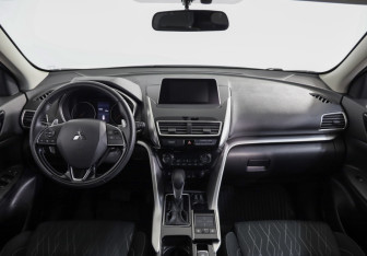 Подержанный автомобиль Mitsubishi Eclipse Cross 2019 года (9 фото)