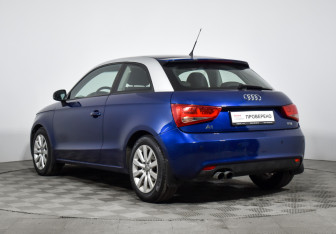 Подержанный автомобиль Audi A1 2012 года (7 фото)