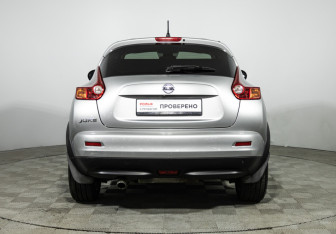 Подержанный автомобиль Nissan Juke 2013 года (6 фото)