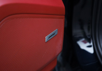 Подержанный автомобиль Porsche Cayenne 2019 года (17 фото)