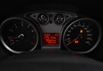 Подержанный автомобиль Ford Focus Sedan 2011 года (19 фото)