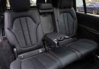 Подержанный автомобиль BMW X7 2020 года (35 фото)