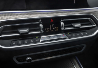 Подержанный автомобиль BMW X5 2019 года (22 фото)