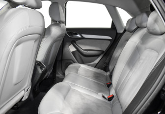 Подержанный автомобиль Audi Q3 2012 года (11 фото)