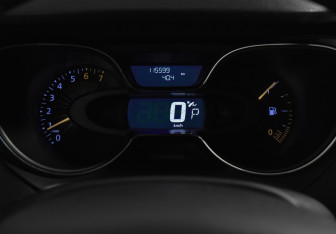 Подержанный автомобиль Renault Kaptur 2016 года (21 фото)