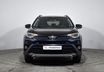 Подержанный автомобиль Toyota RAV4 2017 года (2 фото)