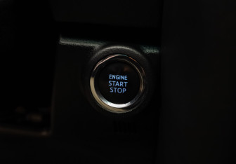 Подержанный автомобиль Toyota Fortuner 2020 года (18 фото)