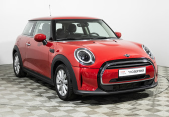 Подержанный автомобиль MINI Hatch 2021 года (3 фото)