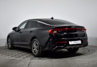 Подержанный автомобиль Kia K5 2021 года (7 фото)