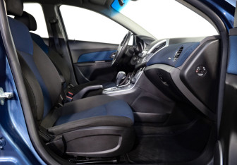 Подержанный автомобиль Chevrolet Cruze Sedan 2013 года (18 фото)