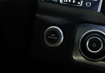 Подержанный автомобиль Land Rover Range Rover Sport 2012 года (22 фото)