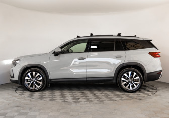 Подержанный автомобиль Skoda Kodiaq 2025 года (8 фото)