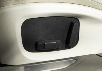 Подержанный автомобиль Jaguar XF Sedan 2017 года (15 фото)