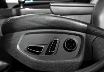 Подержанный автомобиль Genesis G80 2019 года (10 фото)