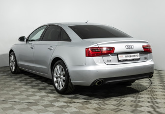 Подержанный автомобиль Audi A6 Sedan 2011 года (7 фото)