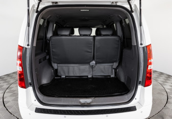 Подержанный автомобиль Hyundai H-1 2020 года (23 фото)