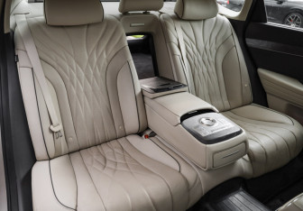 Подержанный автомобиль Genesis G80 2021 года (32 фото)