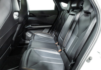 Подержанный автомобиль Changan UNI-V 2024 года (10 фото)