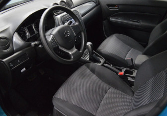 Подержанный автомобиль Suzuki Vitara 2018 года (10 фото)