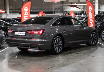 Подержанный автомобиль Audi A6 Sedan 2021 года (7 фото)