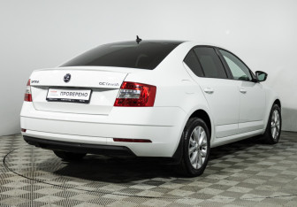 Подержанный автомобиль Skoda Octavia Liftback 2017 года (5 фото)