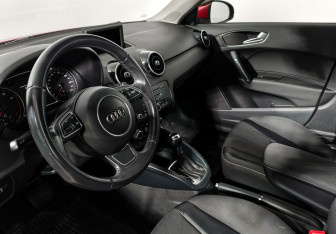 Подержанный автомобиль Audi A1 2013 года (9 фото)