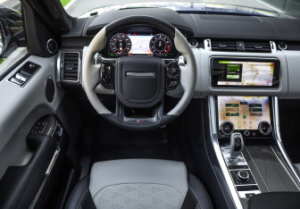 Подержанный автомобиль Land Rover Range Rover Sport 2020 года (14 фото)