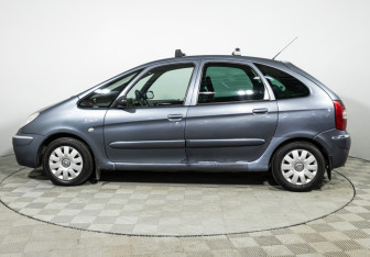 Подержанный автомобиль Citroen Xsara Picasso 2006 года (8 фото)