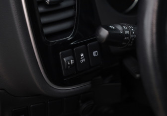 Подержанный автомобиль Mitsubishi Outlander 2021 года (24 фото)