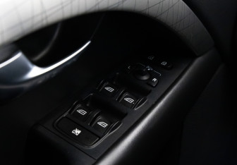 Подержанный автомобиль Volvo XC70 2008 года (15 фото)