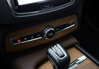 Подержанный автомобиль Volvo XC90 2019 года (18 фото)