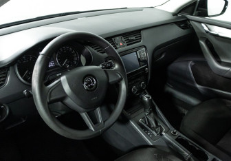 Подержанный автомобиль Skoda Octavia Liftback 2018 года (11 фото)