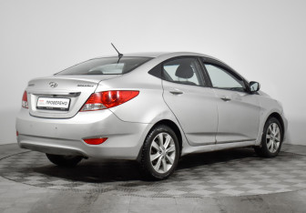 Подержанный автомобиль Hyundai Solaris Sedan 2012 года (5 фото)