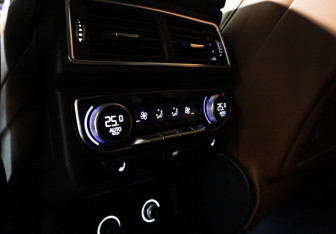 Подержанный автомобиль Audi Q7 2019 года (15 фото)