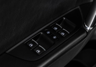 Подержанный автомобиль Volkswagen Touareg 2015 года (19 фото)