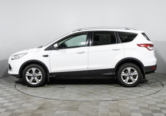 Подержанный автомобиль Ford Kuga 2014 года (8 фото)
