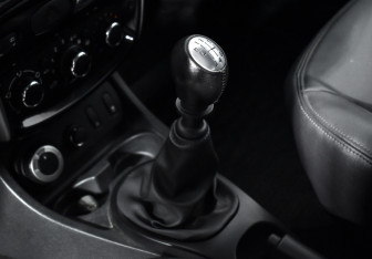 Подержанный автомобиль Nissan Terrano 2015 года (11 фото)