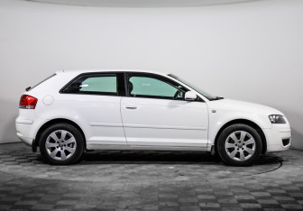 Подержанный автомобиль Audi A3 Hatchback 2008 года (4 фото)