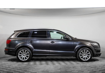 Подержанный автомобиль Audi Q7 2014 года (4 фото)