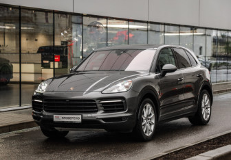 Подержанный автомобиль Porsche Cayenne 2020 года (3 фото)