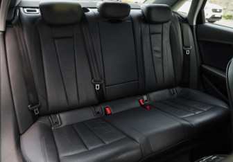 Подержанный автомобиль Audi A4 Sedan 2018 года (27 фото)