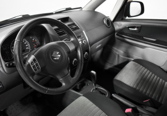 Подержанный автомобиль Suzuki SX4 Hatchback 2008 года (9 фото)