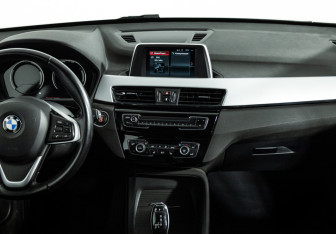 Подержанный автомобиль BMW X1 2019 года (14 фото)