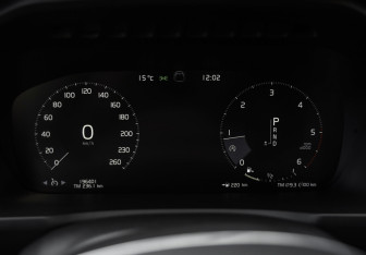 Подержанный автомобиль Volvo XC90 2015 года (17 фото)