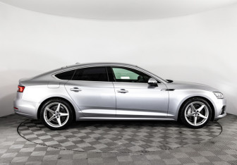 Подержанный автомобиль Audi A5 Liftback 2017 года (6 фото)