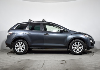 Подержанный автомобиль Mazda CX-7 2011 года (4 фото)