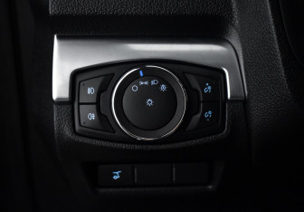 Подержанный автомобиль Ford Explorer 2018 года (24 фото)
