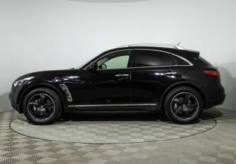 Подержанный автомобиль Infiniti FX 2011 года (8 фото)